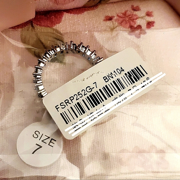 Fashion sapphire blue baguette CZ band ring size 7. - Picture 6 of 7